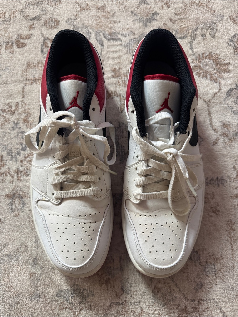 Mens Jordan air Low-Top Sneakers in White, Red and Black